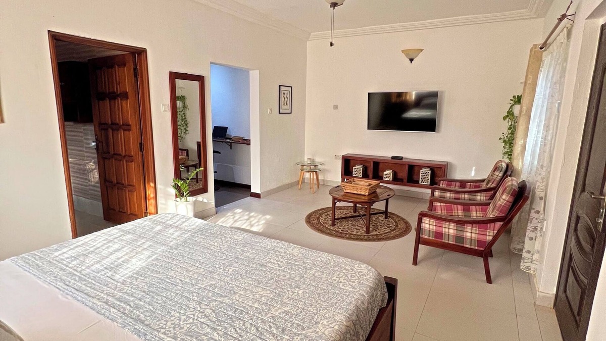 Adenta Apartment | Fully equipped studio with WiFi, AC and 24/7 power supply in Adenta