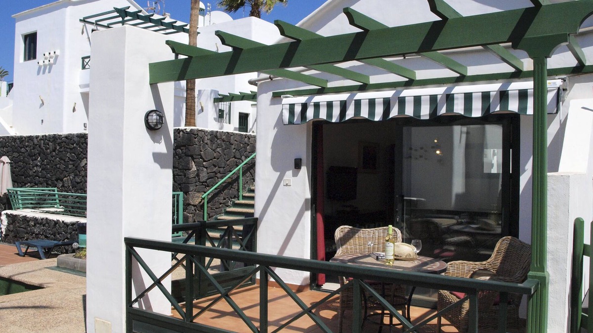 Puerto del Carmen Apartment | Fully equipped apartment with Wifi, Air Con and U.K. TV in Puerto Del Carmen