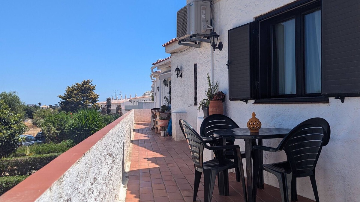 Olhao Apartment | Fully equipped, by the sea in a quiet residential area near Olhão.