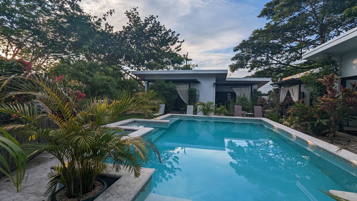 Samara House | Fully equipped studio, short walk to beach, stores and restaurants