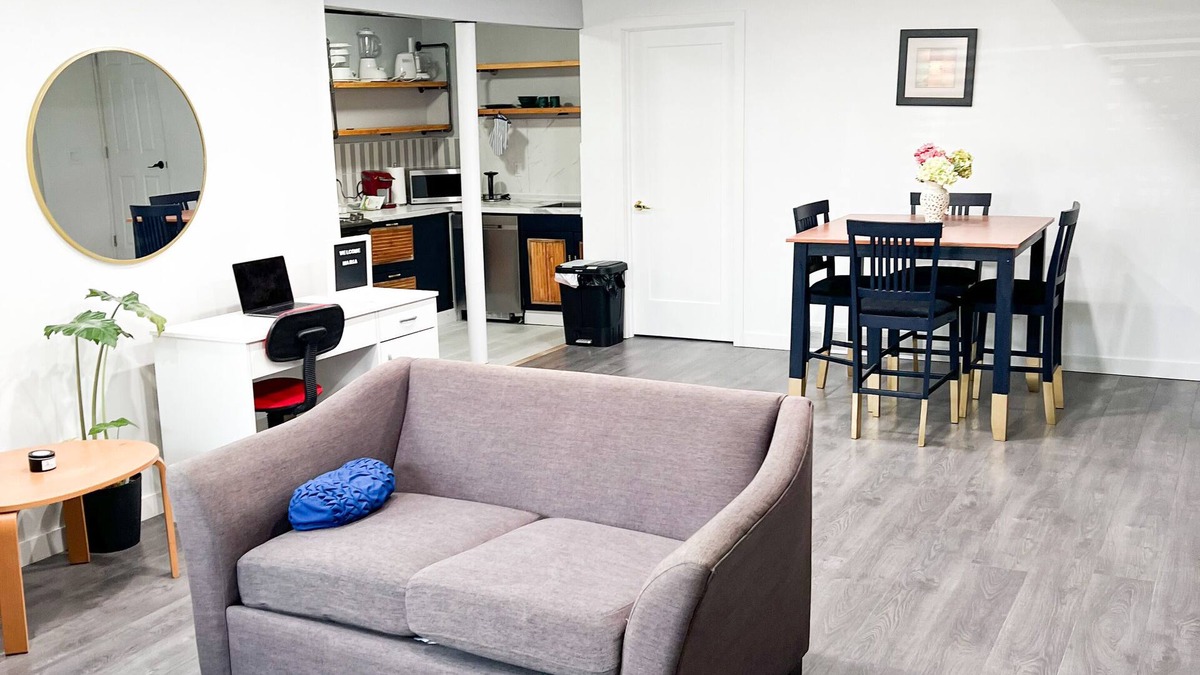 Moose Jaw Apartment | Fully furnished 2 bedroom modern farmhouse style (Family-Friendly)