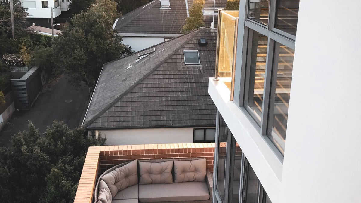 Crows Nest Apartment | Fully Furnished 2-Storey, 3 Bedroom Executive Penthouse Apartment