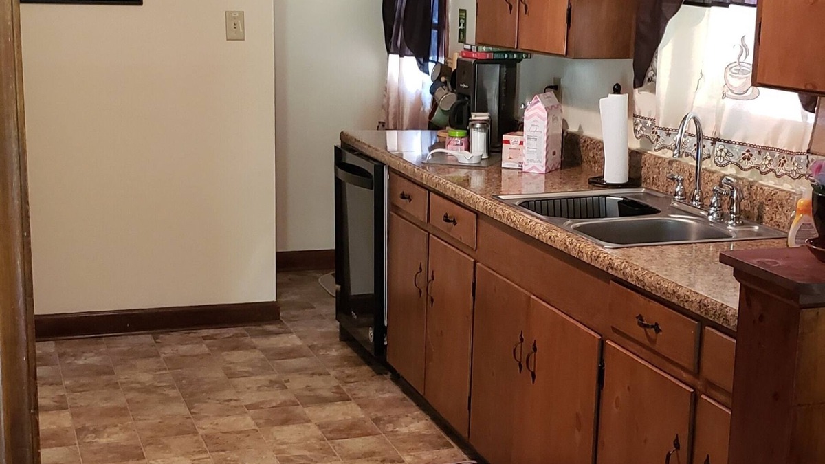 Swannanoa House | Fully furnished covered porch lots of parking close to Montreat Black Mtn. Ash.