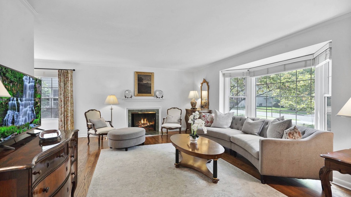 Grosse Pointe House | Fully furnished Grosse Pointe City rental