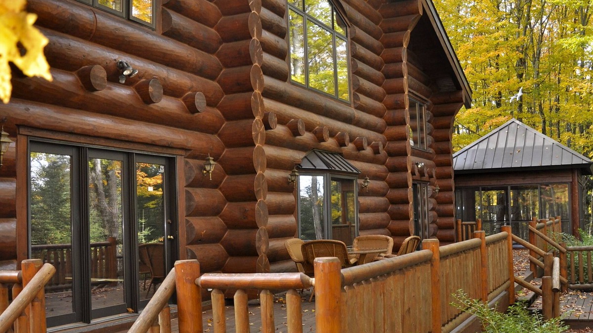 Mercer House | Fully furnished log home in one of northern Wisconsin's last wilderness areas