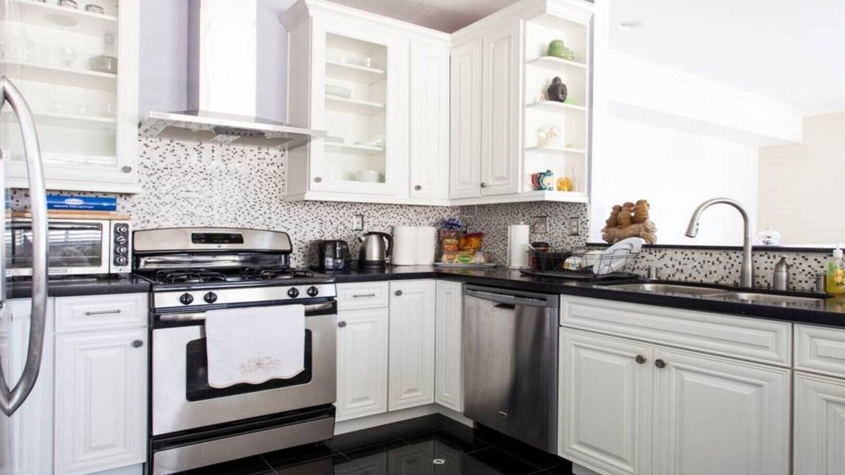 Milpitas House | FULLY Furnished- Modern Town House Next To Library