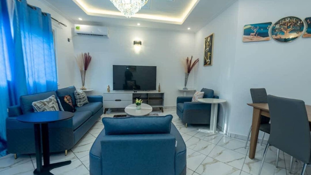 Douala Apartment | Fully furnished roadside apartment in Douala-Logpom