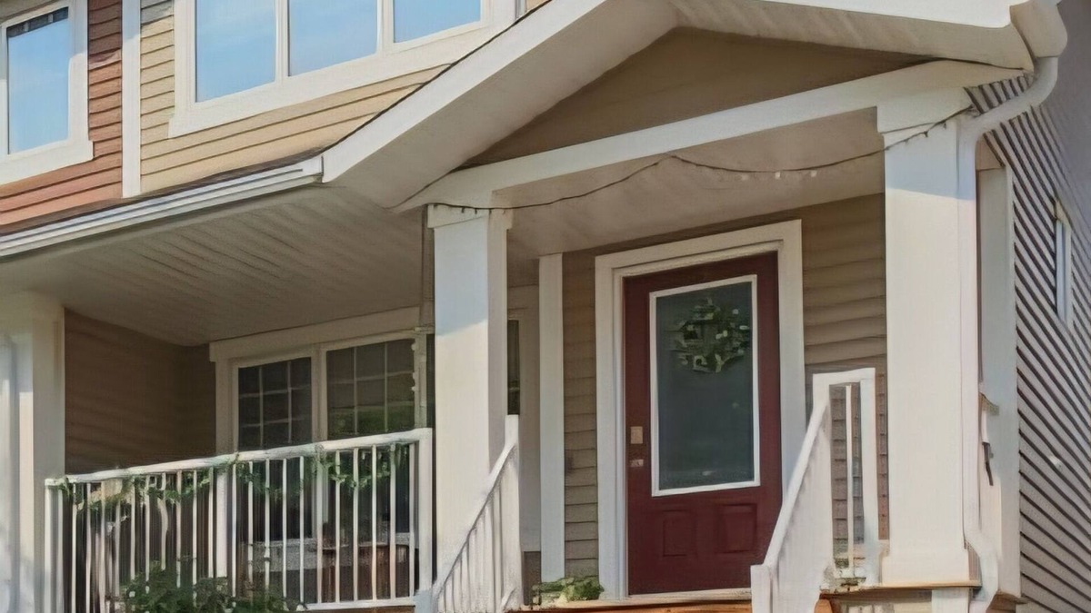 Regina House | Fully Furnished Short Term Rental - Available from October to mid-February