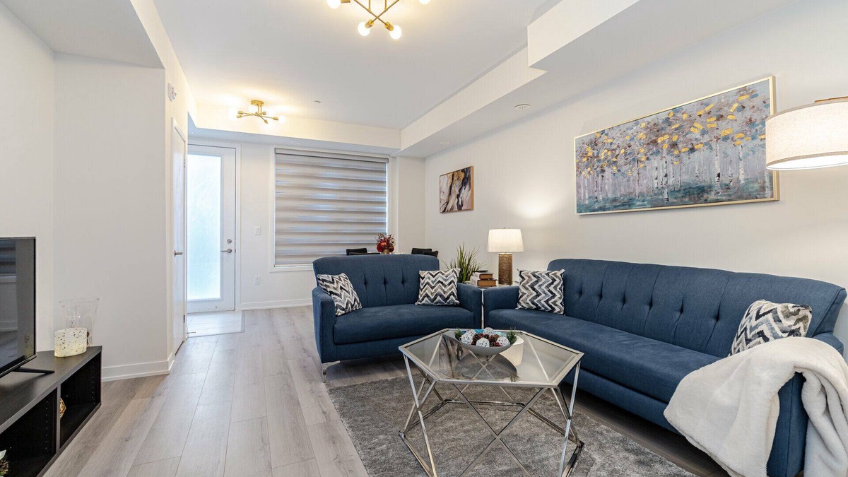 Erin Mills House | Fully Furnished Two Bedroom Home in the Quite Neighborhood
