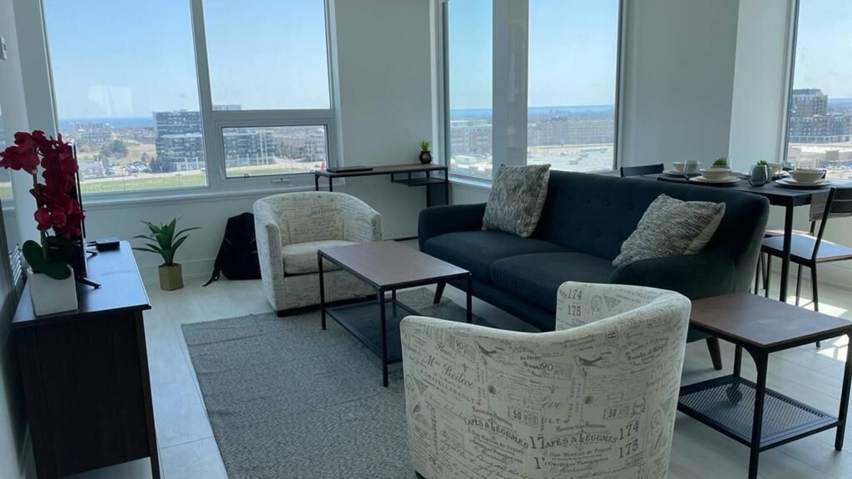 Oakville Condo | Fully furnished, very clean and bright Modern Lake view , perfect location