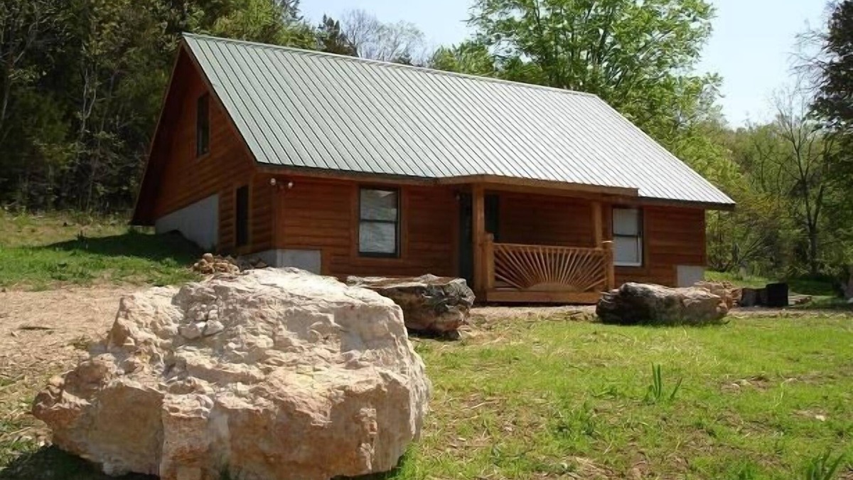 Bourbon House | Fully modern and unique country lodge. Quiet and cozy.