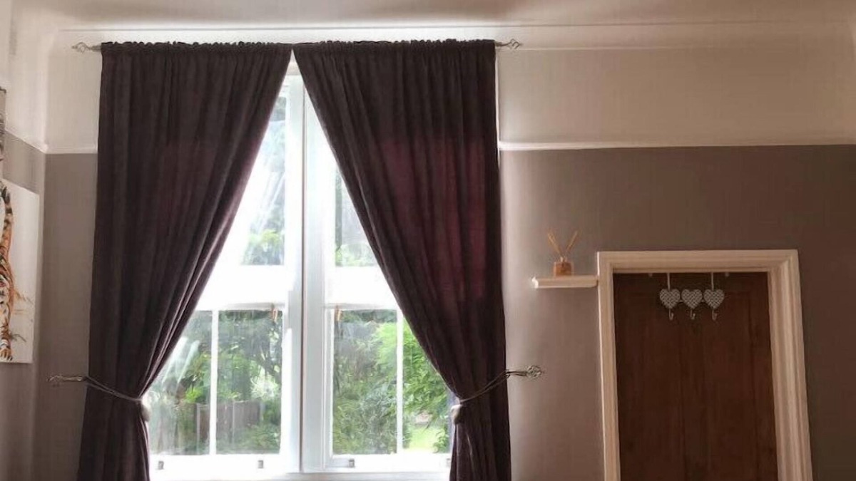 Catford Apartment | ✨ Fully private: spacious Victorian conversion garden studio with parking ✨