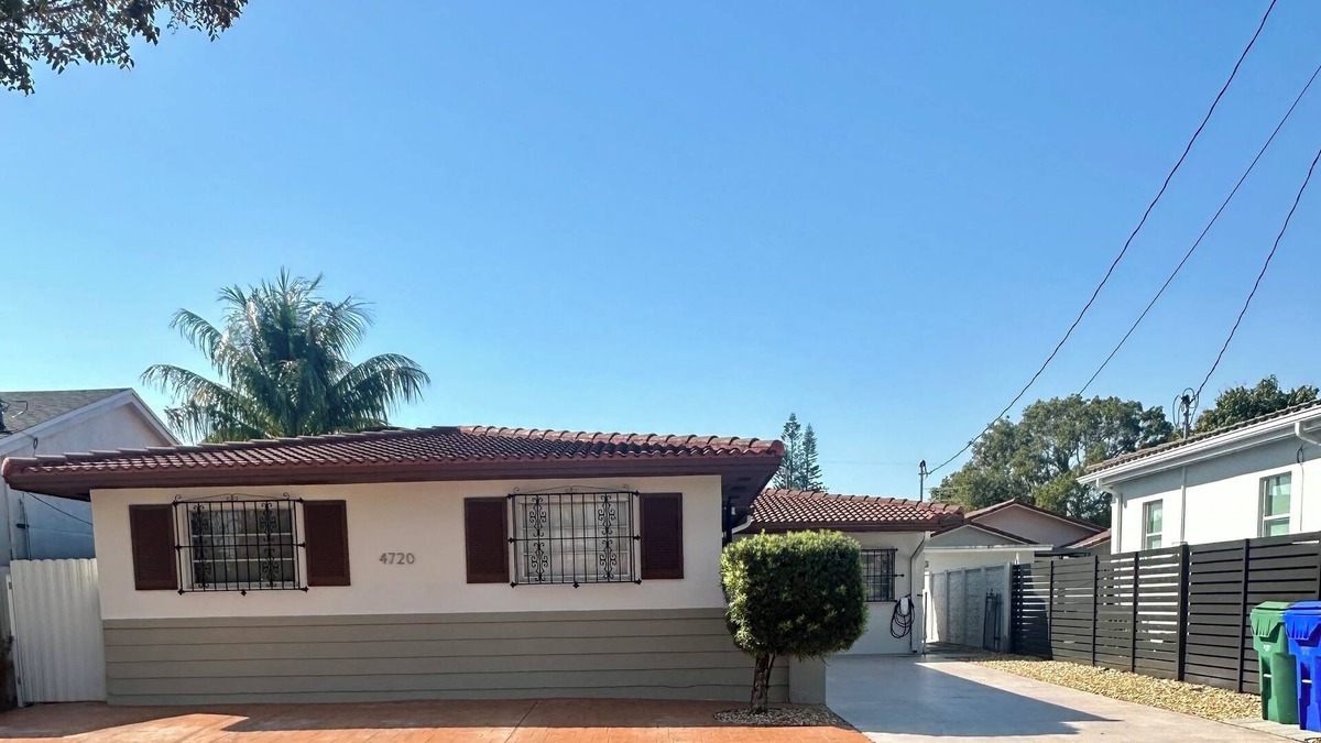Flagami House | Fully renovated 2-bedroom house in Coral Gables with AC, WiFi