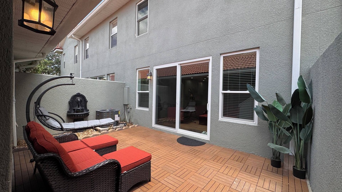 Buena Ventura Lakes House | Fully renovated 3-bedroom townhome Kissimmee - Close to theme parks and airport
