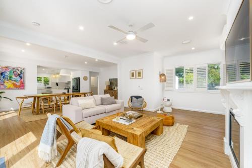 Narrabundah House | Fully renovated and stylish home in Narrabundah - Hosted by Canstay