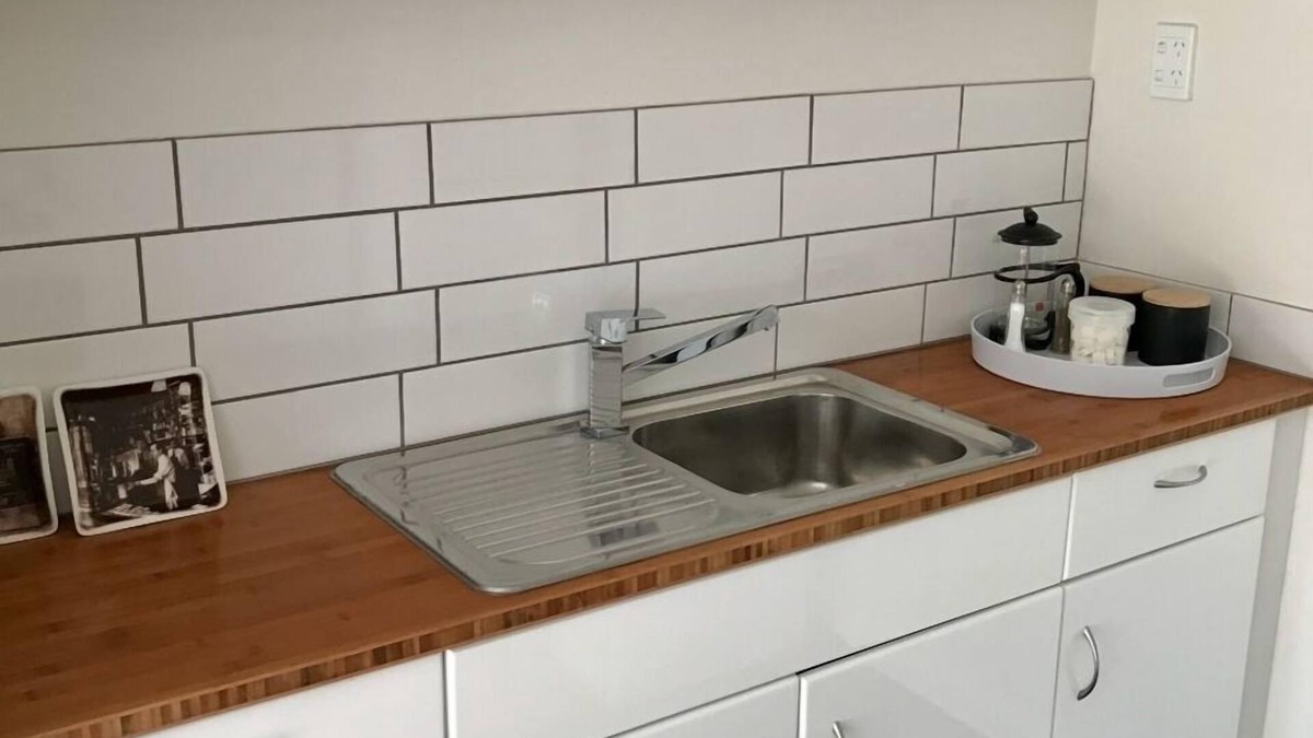 Dunedin City Centre Apartment | Fully renovated City Villa with 2 large bedrooms.