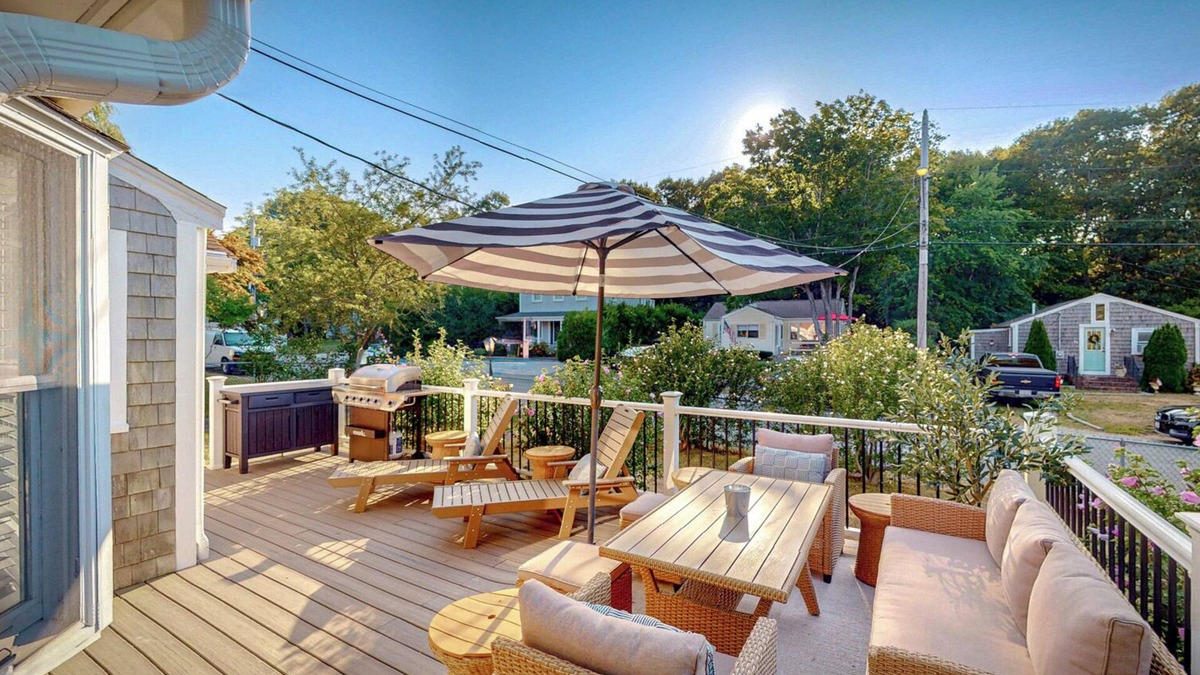 Manomet House | Fully Renovated Coastal Escape in White Horse Beach with AC, Deck & Parking