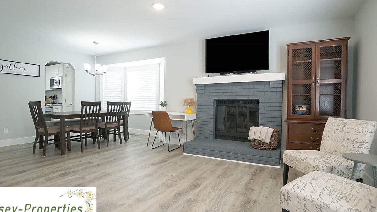 Northeast Raleigh House | Fully Renovated Home with Fenced Yard