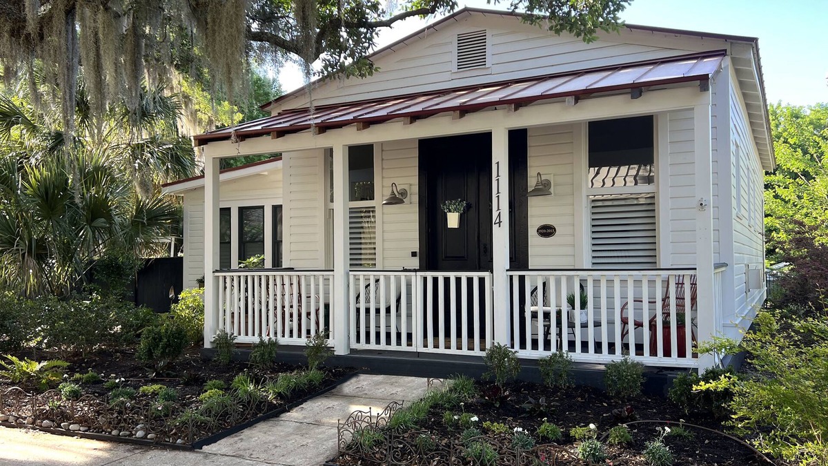 Historic District House | Fully renovated, luxuriously appointed 1920s home in Historic District