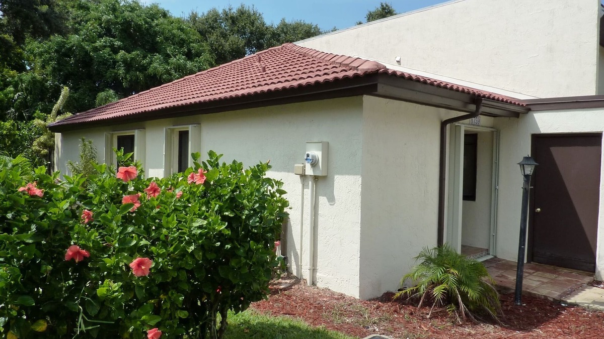 Ocean Woods Villa | Fully Renovated Modern Beachside 2/2 Gated Community Ocean Woods Florida