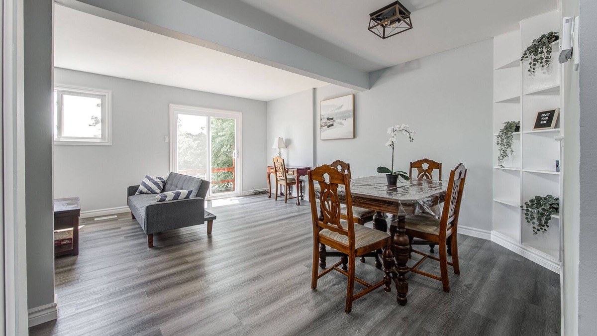 Exeter House | Fully Renovated Townhouse with New Foosball Table!