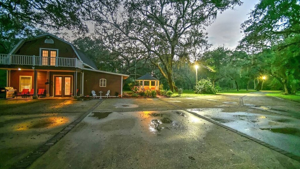 Ormond Beach Cottage | FULLY SELF-CONTAINED COUNTRY COTTAGE