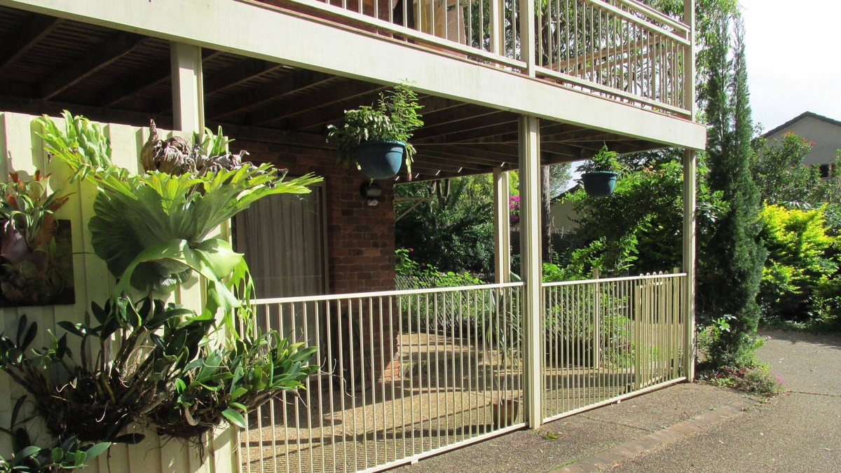 Nerang Villa | Fully Self Contained 2BR Villa Unit on River Town Acreage. Safe Quiet Area.