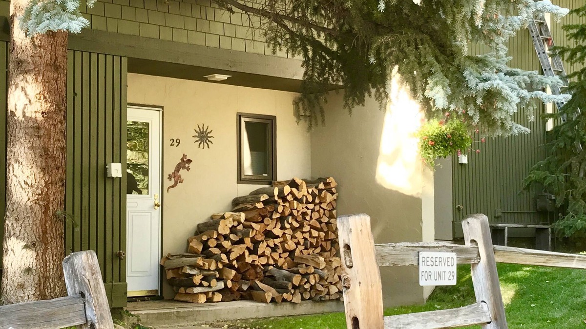 Vail House | Fully Updated, Beautiful Town Home On Vail Bus Line