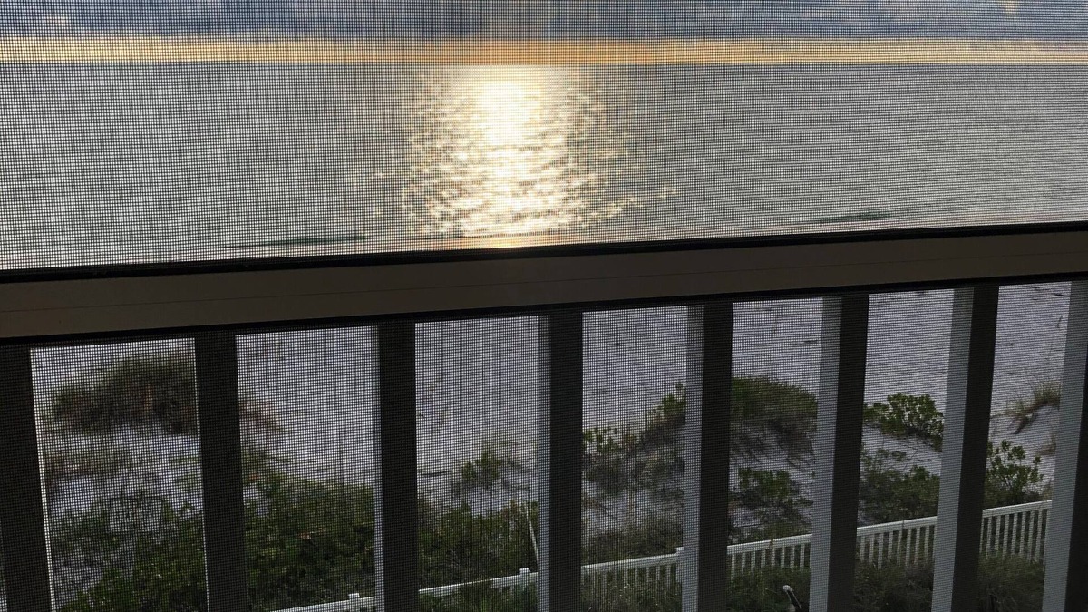 Bradenton Beach Condo | Fully updated Direct Beachfront 2 bed, 2 full bath condo w/heated beachside pool
