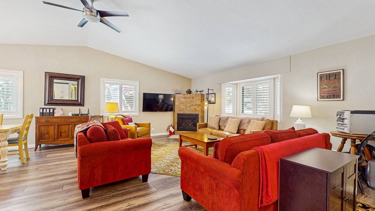 Ridgewood House | Fully updated home near the lake with full kitchen & free WiFi