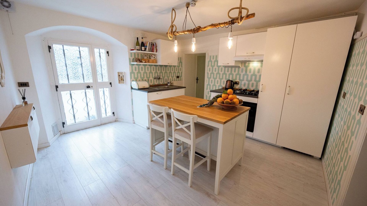 Le Piazze Apartment | Fulvia House, Rural Tuscany - CIN: IT051012C2QNJXHNQX