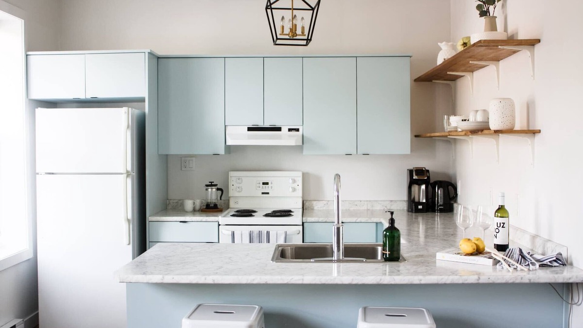 Brandon Apartment | Fun and Colourful One Bedroom