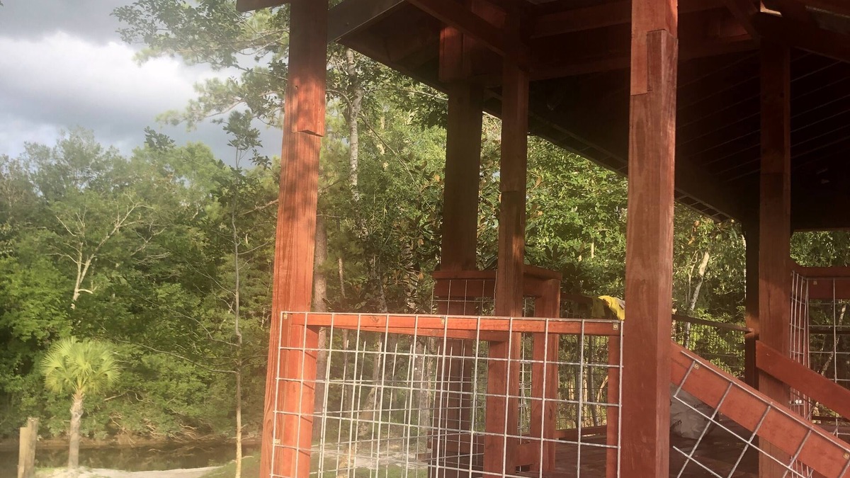 Biloxi Cabin | Fun Bunkhouse located right on the River