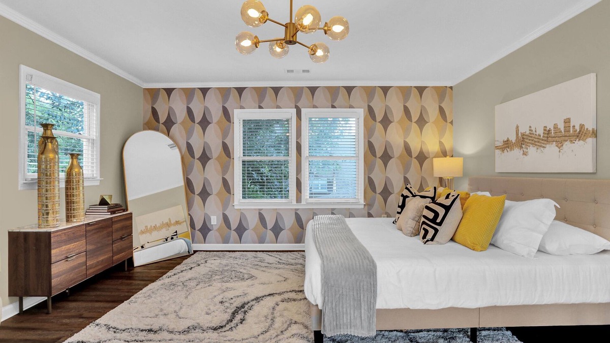 East Midtown House | Fun Cozy Memphis Getaway Close to Beale Street!