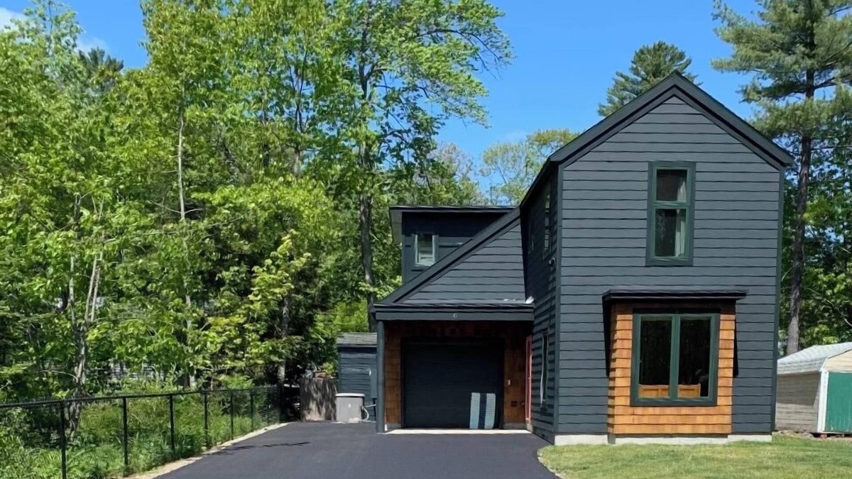 Sebago House | Fun family Sebago Lake get away