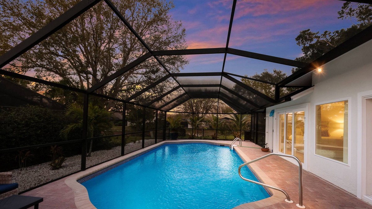 Palma Sola House | Fun-Filled Retreat: Pool, PS5 and Near Anna Maria Island