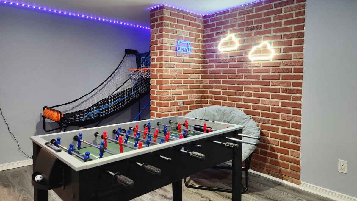Richmond Hill House | Fun for the Whole Family | Modern Renovated Home