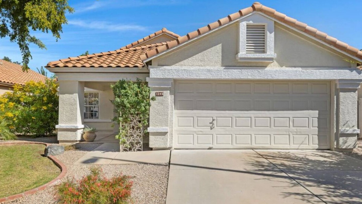 Val Vista Lakes House | Fun Gilbert home with swim spa and ping pong in Val Vista Lakes!