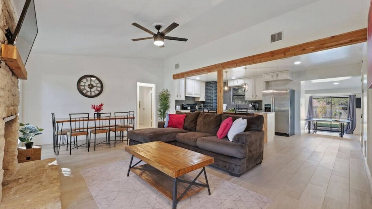 Cedar Park House | Fun Near Austin - Big Groups!