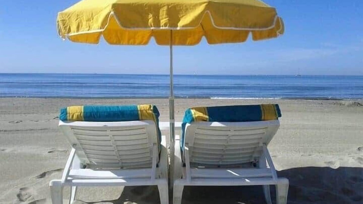 Lunel Apartment | Functional studio 2 pers. in Lunel, beaches 15 min away - summer special!