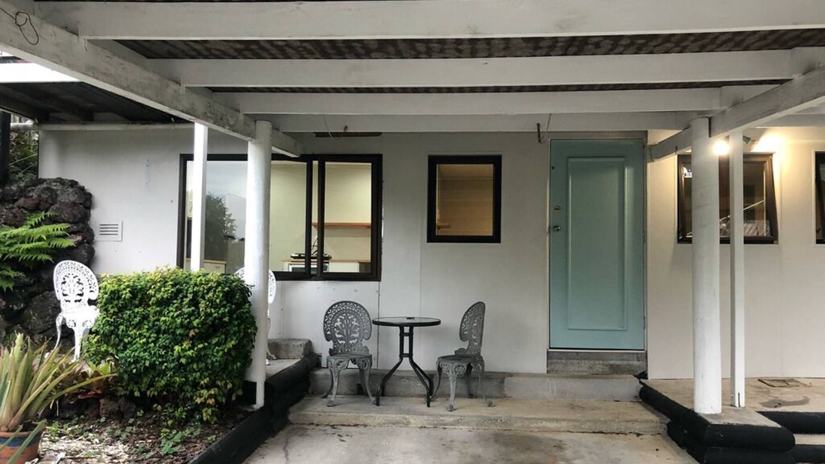 Paihia Apartment | Funky Studio Apartment in the centre of Paihia, Bay of Islands. Pet-Friendly