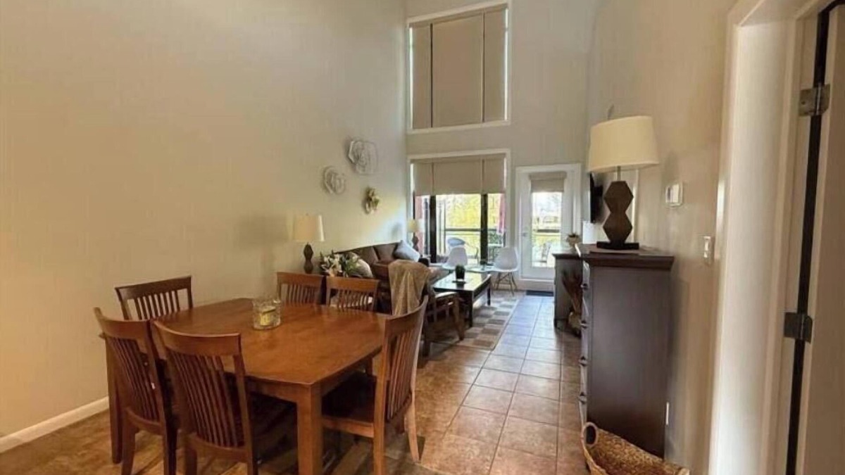 South Pandosy Resort | Furnished 2BR Loft | Kelowna