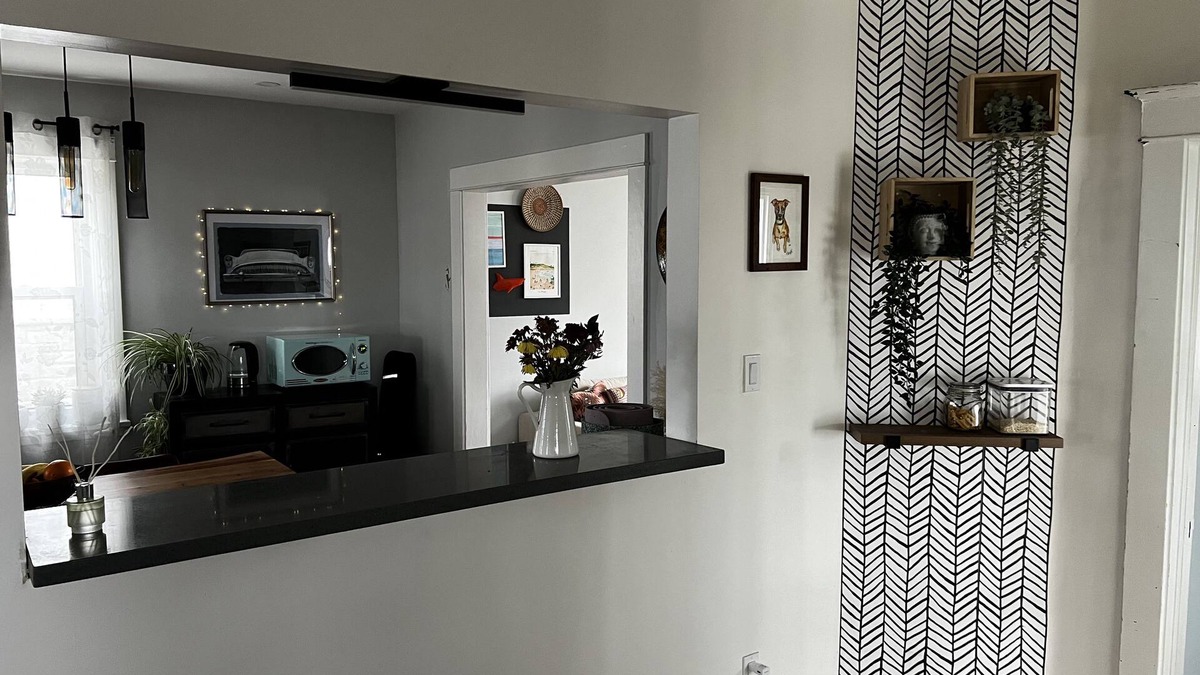 Cambridge House | Furnished 4 bedroom house with patio - 10 min walk to downtown