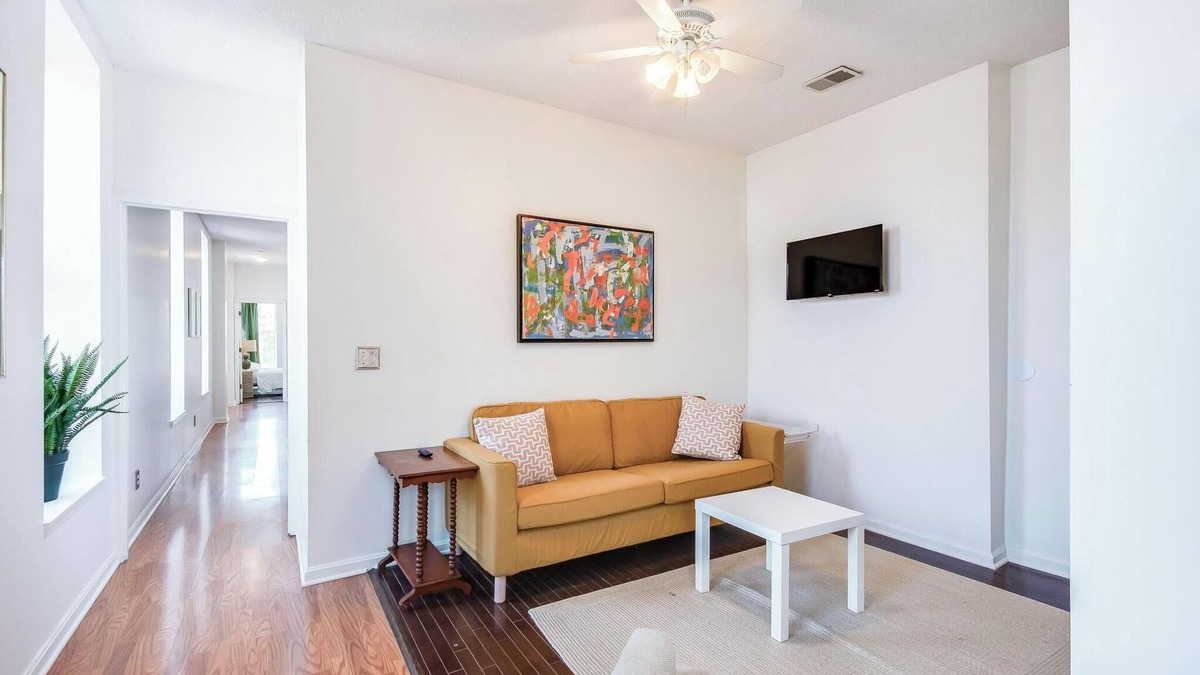 Phoenix Hill Apartment | Furnished Apartment Near Downtown Hospitals