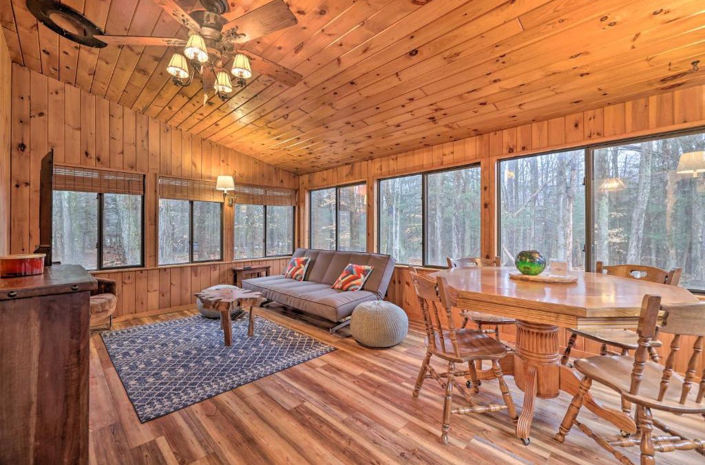 Greentown House | Furnished Deck and Fire Pit Lake Wallenpaupack Home
