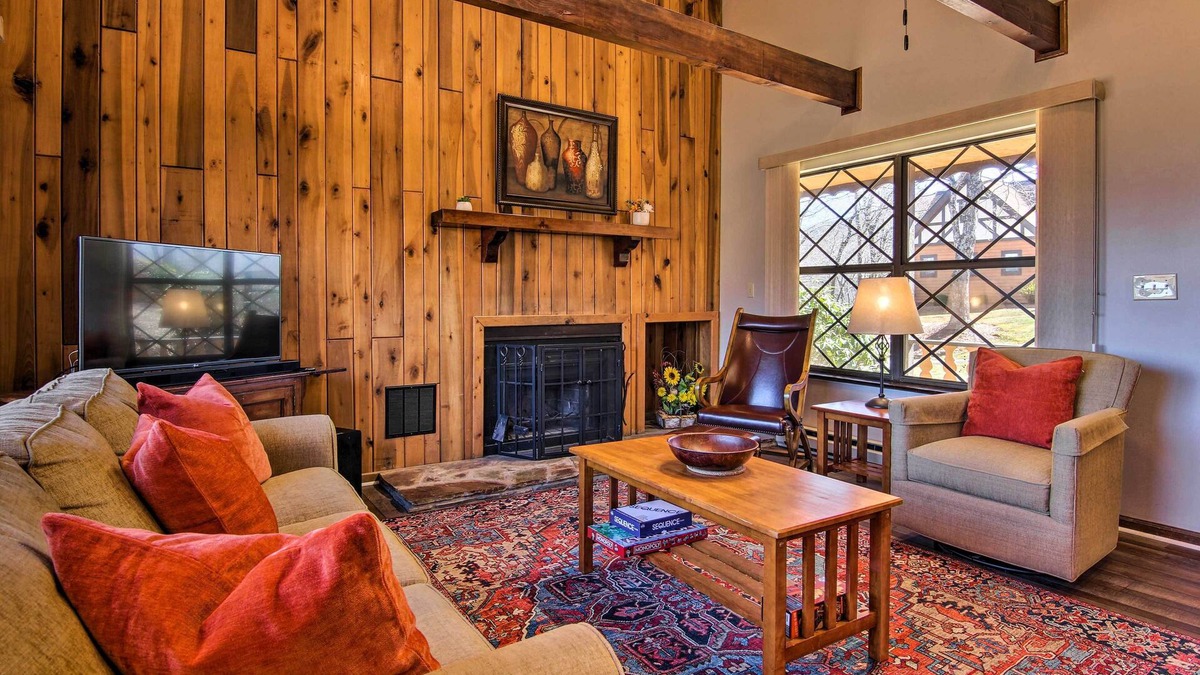 Burnsville Cabin | Furnished Deck + Mtn Views: Burnsville Cabin!