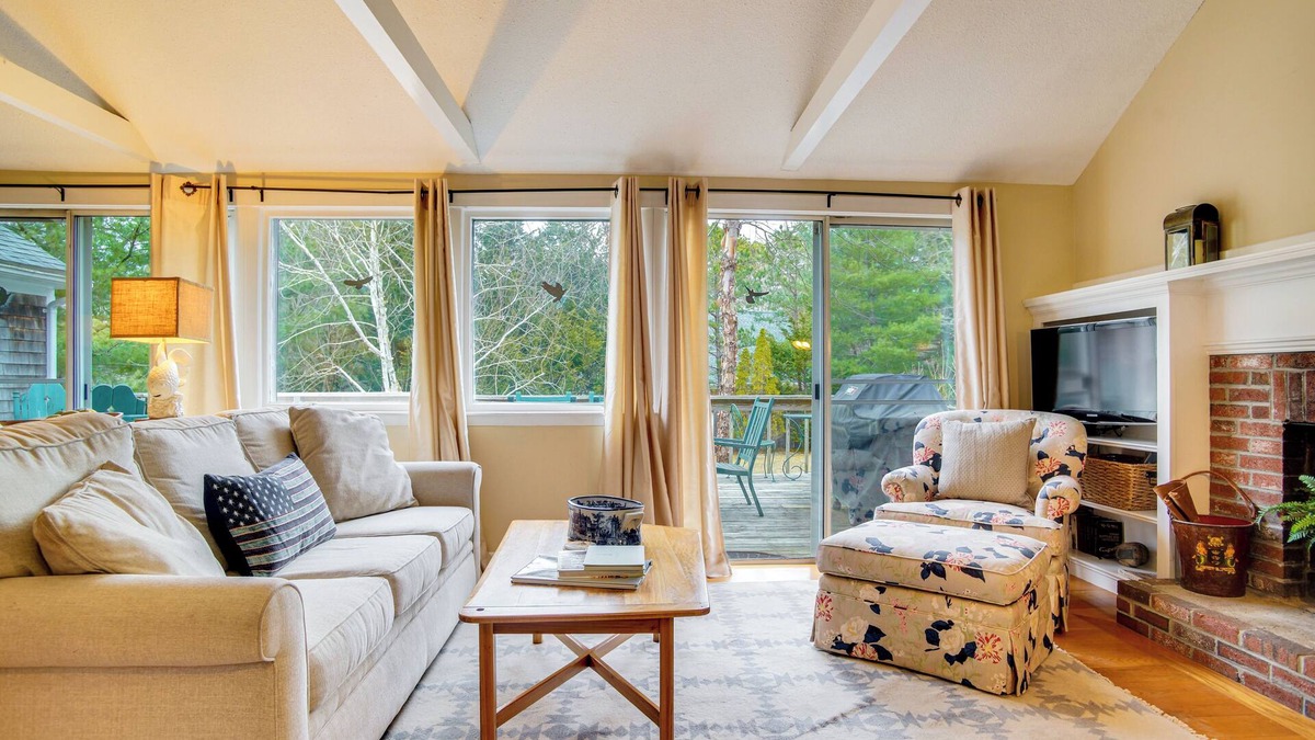 Mashpee House | Furnished Deck: Retreat on Mashpee River!