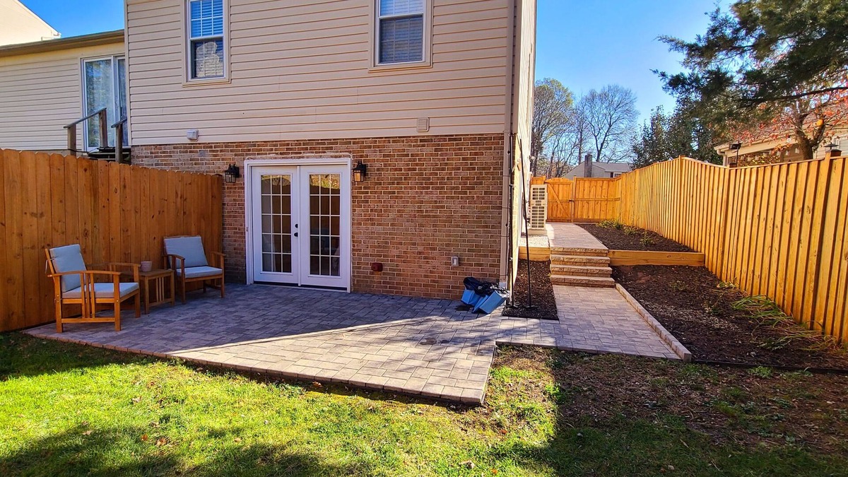 Alexandria House | Furnished Private 1BR/1BA Unit w/ Separate Backyard & Entrance | 30 night min.