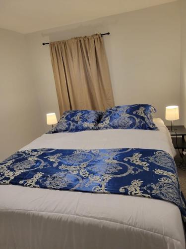 Southwest Edmonton House | Furnished Room-5 Close to U of A in Edmonton - with Shared Spaces