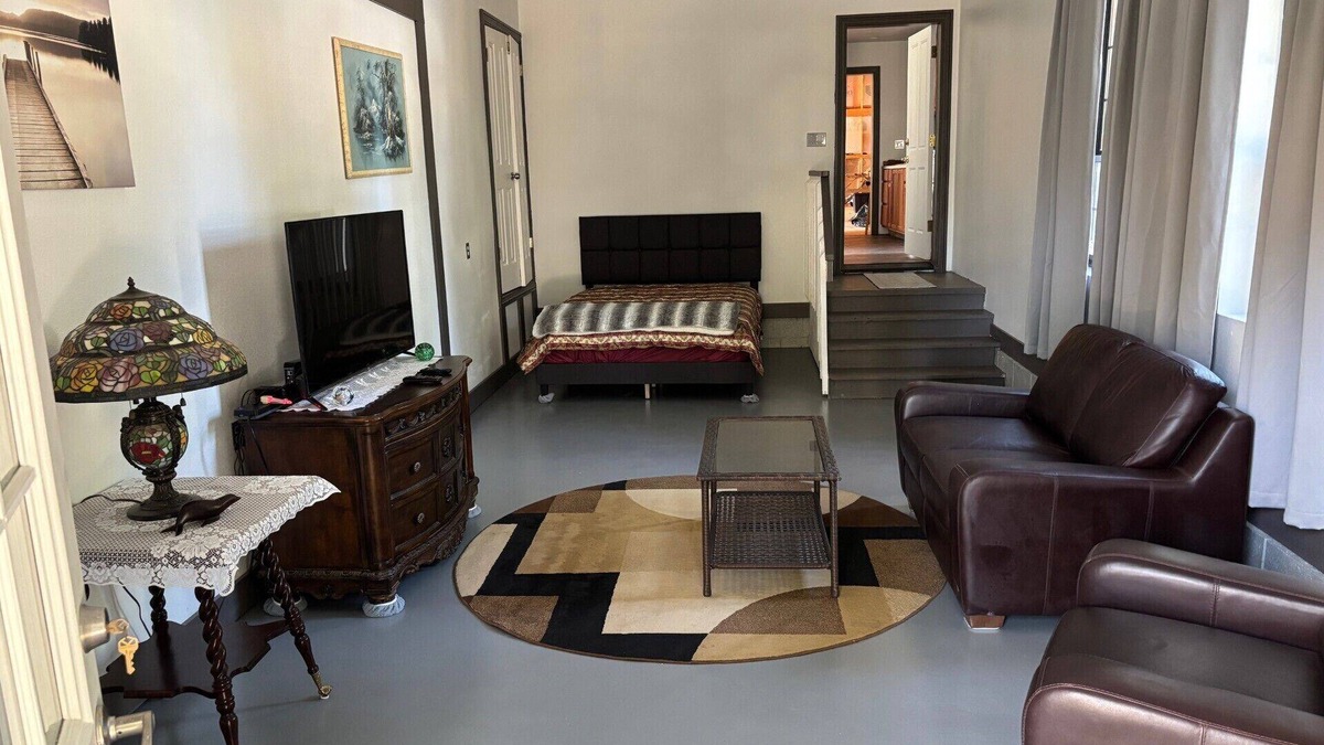 Ukiah Apartment | Furnished Studio with washer and dryer, and pool!